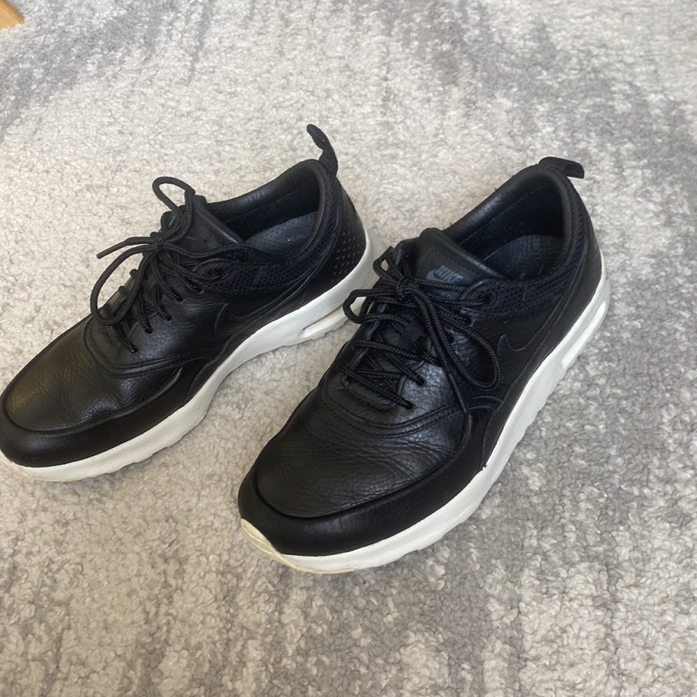 RARE All black leather Nike airmax Thea
